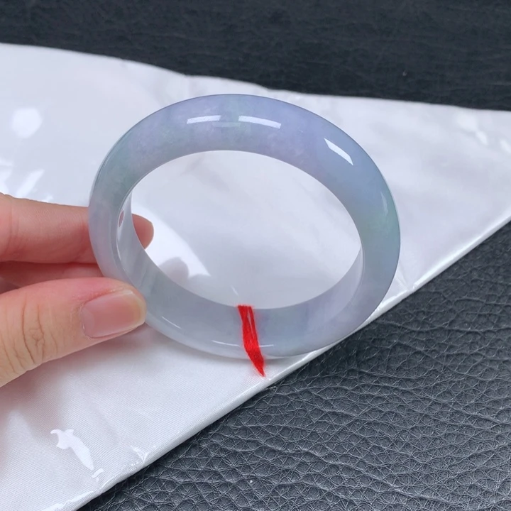 陈***愿翡翠未镶嵌手镯
