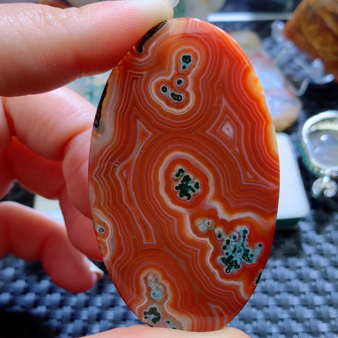 未镶嵌颈饰玛瑙/玉髓皇**岸