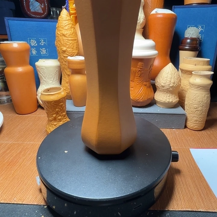 隐隐约约有两三八事件引发关注并