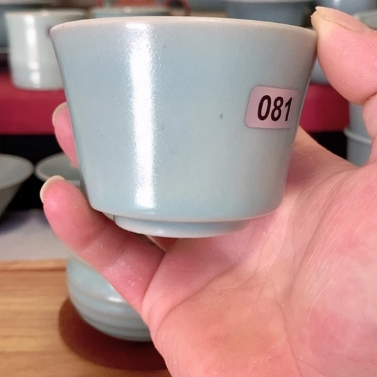 微瑕，汝官窑釉色，马蹄杯