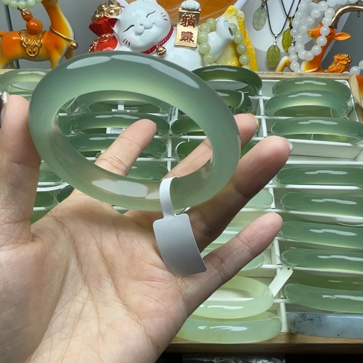 乡***哥岫玉未镶嵌手镯岫玉