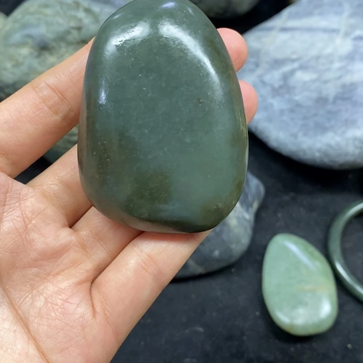 未镶嵌和田玉（糖玉）挂件