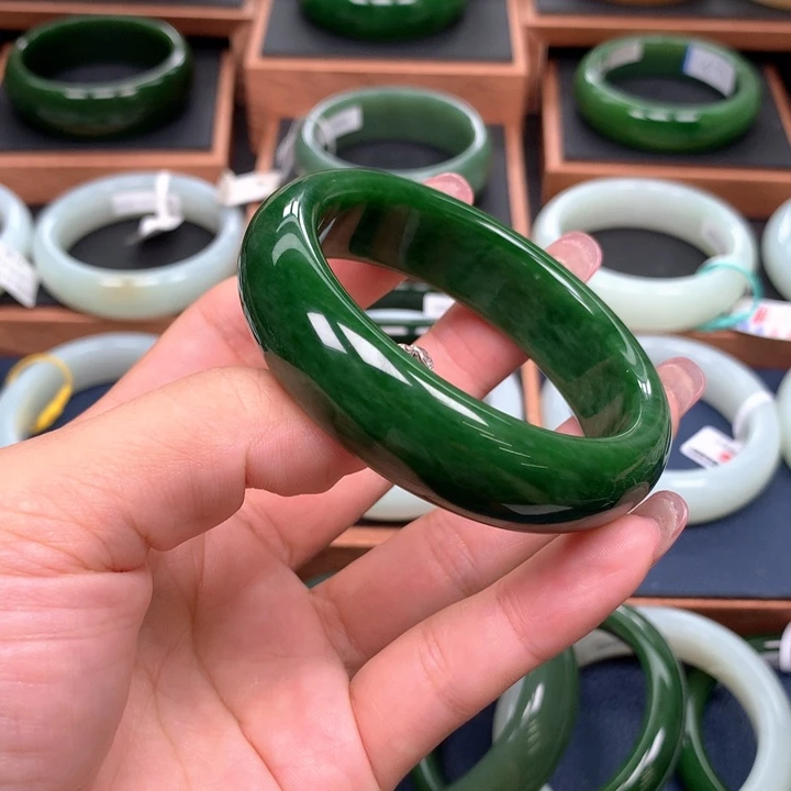 未镶嵌手镯和田玉（碧玉）