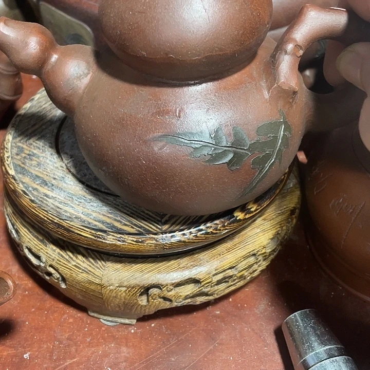 紫砂茶壶 原矿泥料，手工制作的一把紫砂壶。