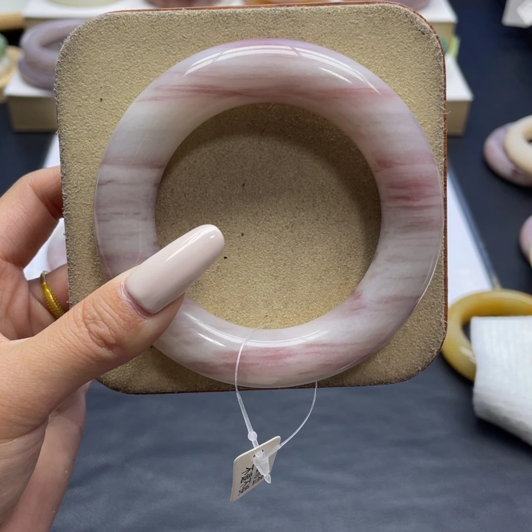 未镶嵌手镯石英质玉油**?