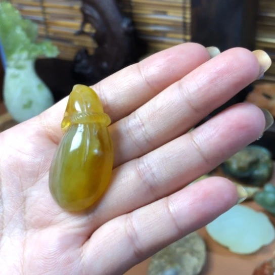未镶嵌蛇纹石玉颈饰