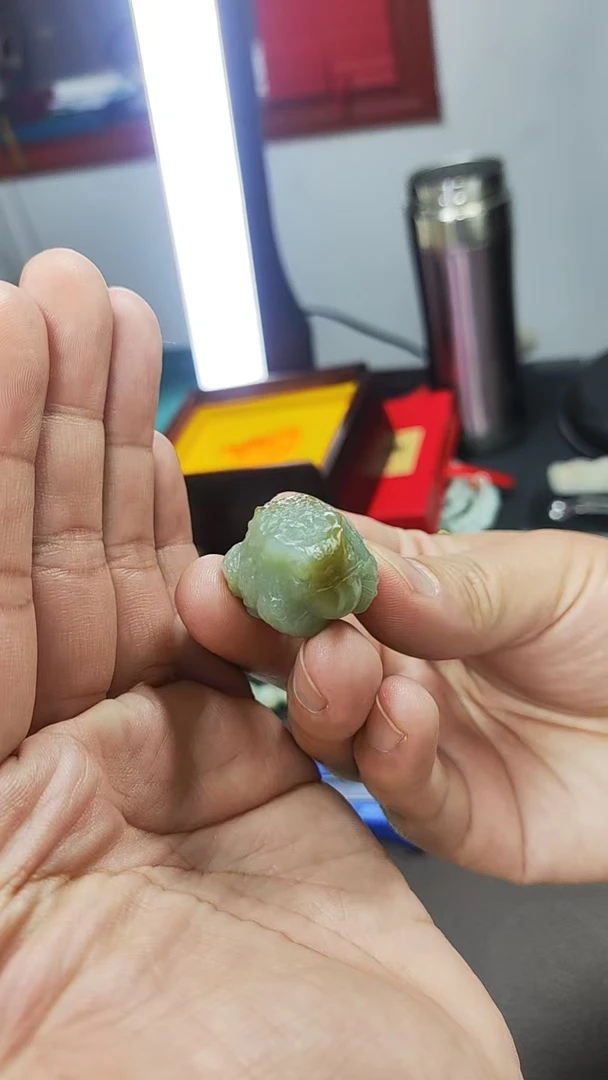 军师玉雕和田玉呱呱来财吊坠