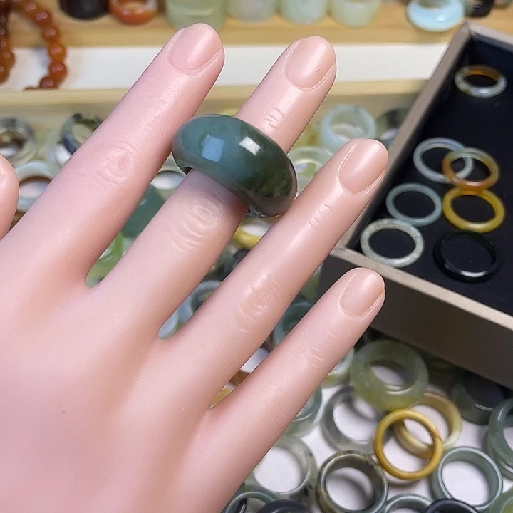 蛇纹石玉合金戒指16.3