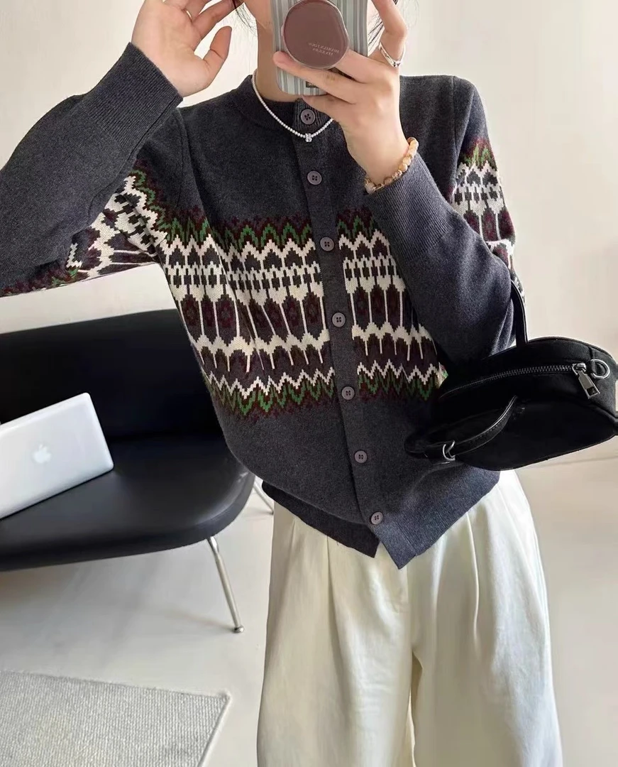 洋气复古长袖立领撞色提花亲肤绒针织开衫毛衣宽松外套2025春季女