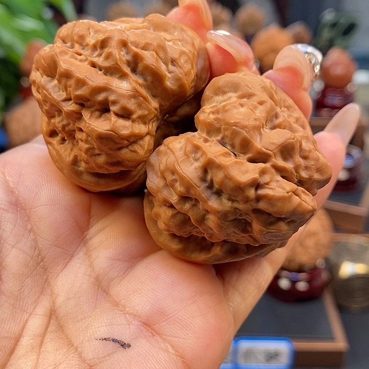 文玩核桃吊坠潇**雨核桃