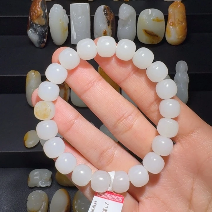 P***g和田玉未镶嵌颈饰