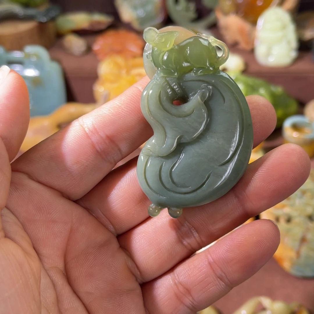 未镶嵌蛇纹石玉颈饰