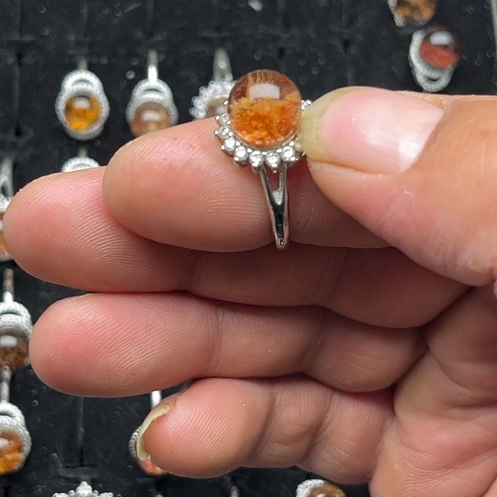 未镶嵌吊坠(赠链)水晶