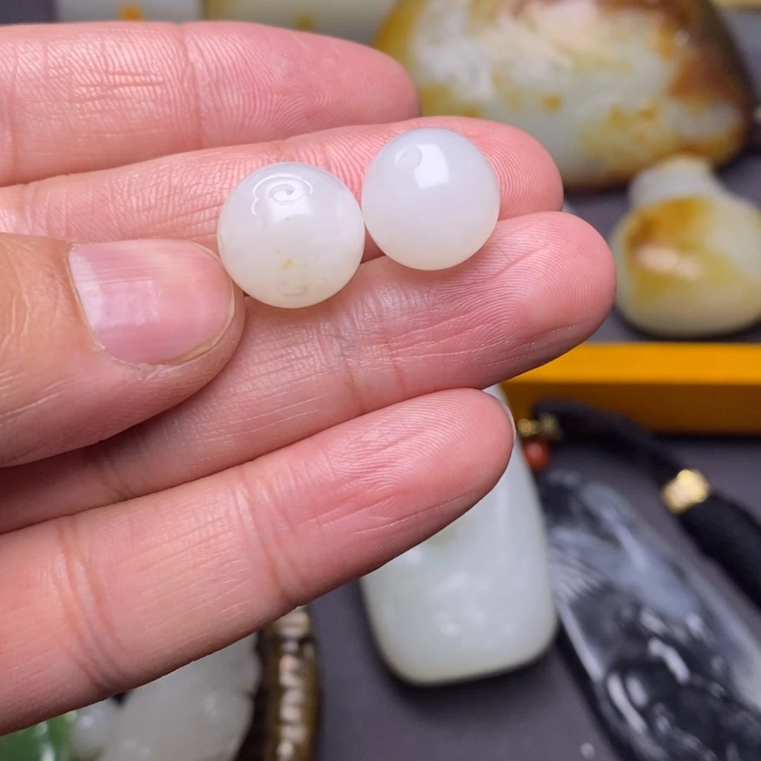 和田玉未镶嵌车挂