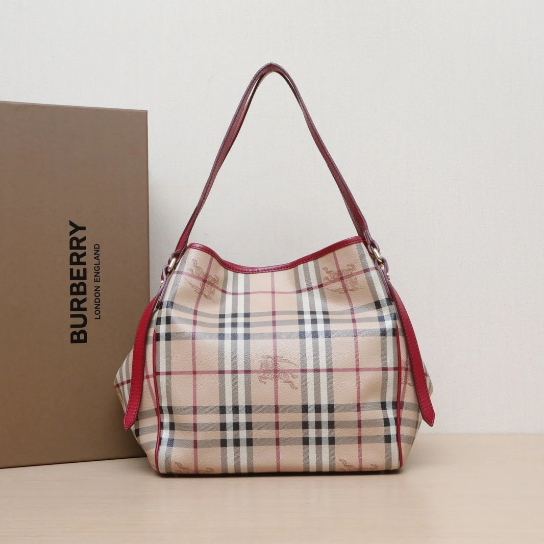 95新 BURBERRY/博柏利 【黑黑】 巴宝莉格子 PVC 金扣格纹 水桶包