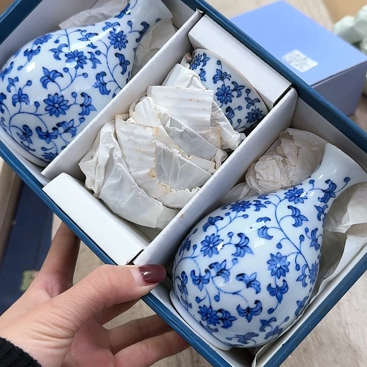 瓷片噗哈哈哈哈哈哈哈哈哈我笑到