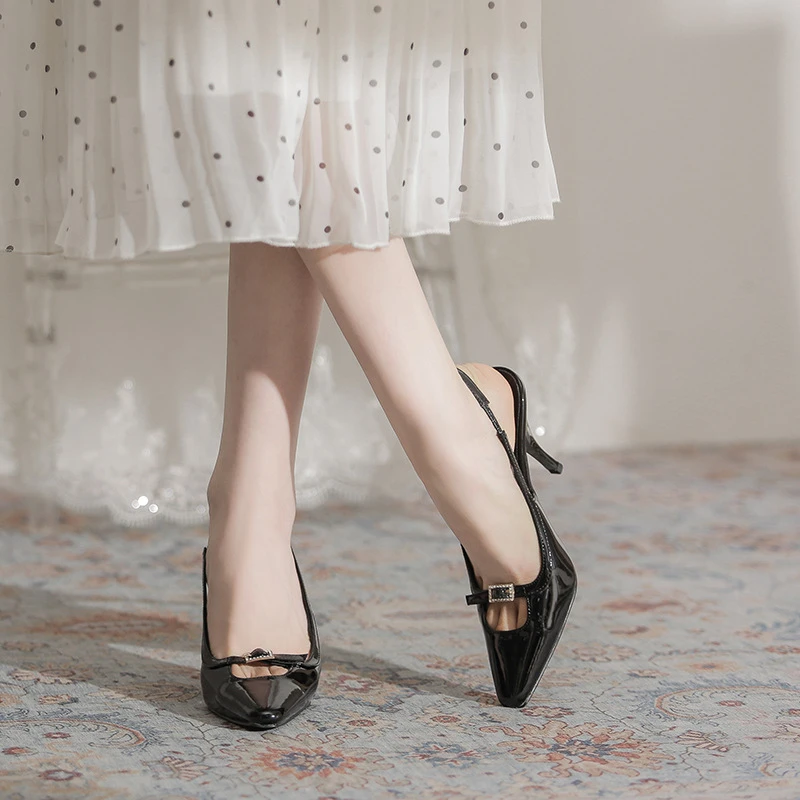 轻奢漆皮包头凉鞋女浅口细跟夏季新款浅口御姐性感后空一字带扣高