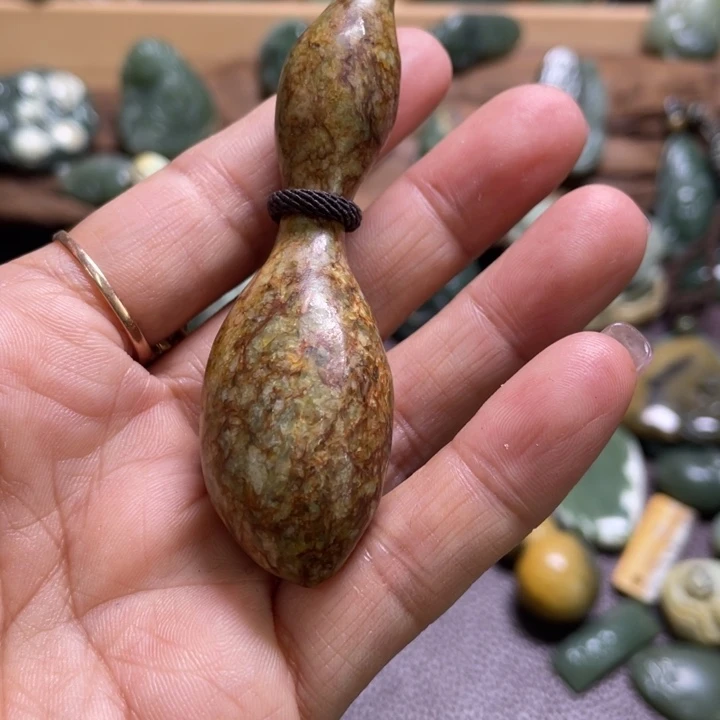 岫岩河磨玉（透闪石质玉）未镶嵌颈饰