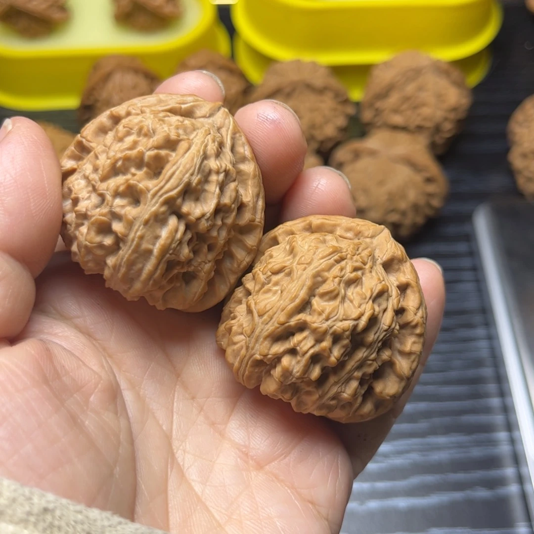 文玩核桃吊坠哆***哆三角白