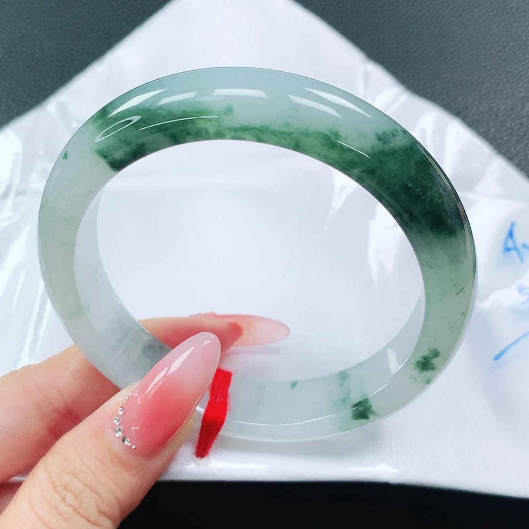 翡翠手镯未镶嵌58圈