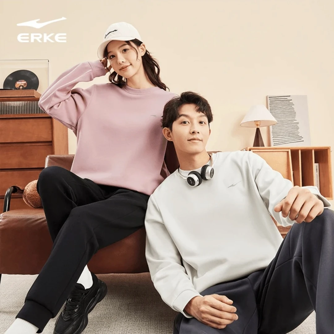 鸿星尔克男圆领简约宽松舒暖绒长袖时尚百搭休闲卫衣51224301068