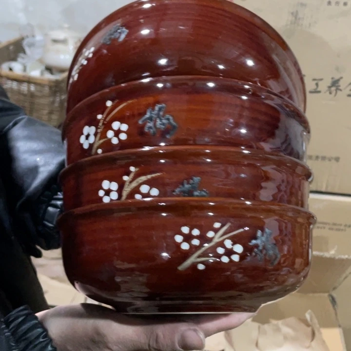 其他盘子碗砂砂锅都有