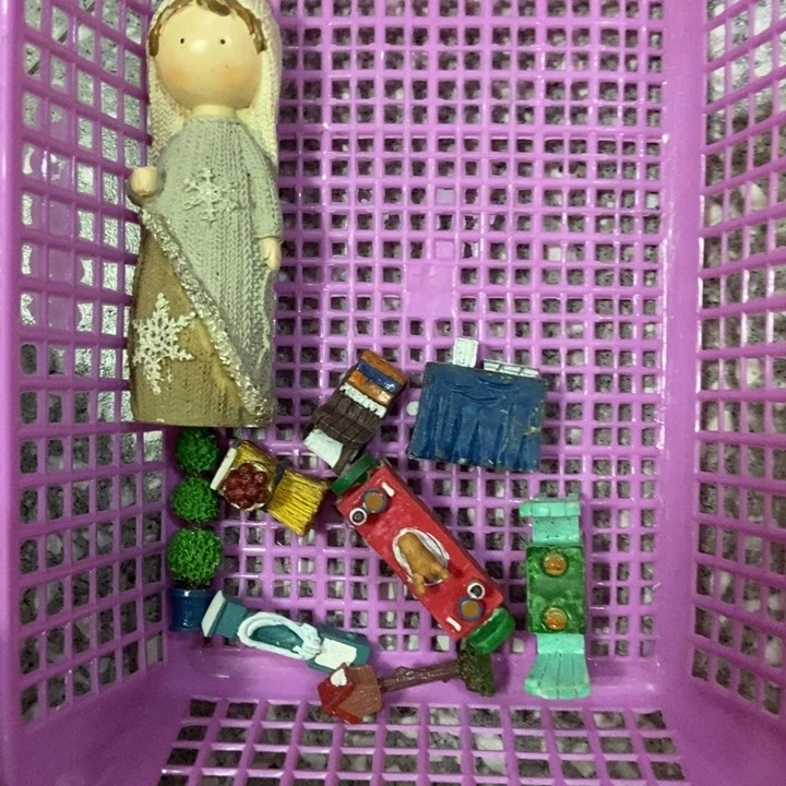 @***月树脂工艺品默认微瑕