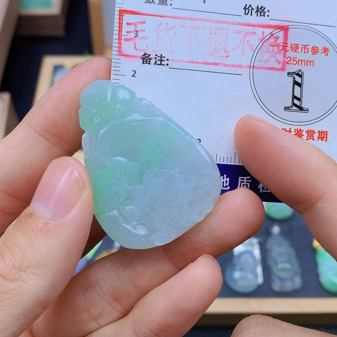 翡翠未镶嵌颈饰翡翠