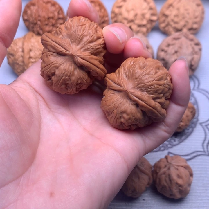 文玩核桃把件元宝