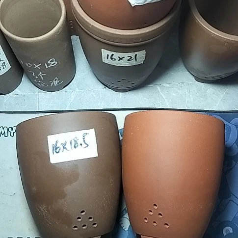 红泥紫泥三角两个花盆