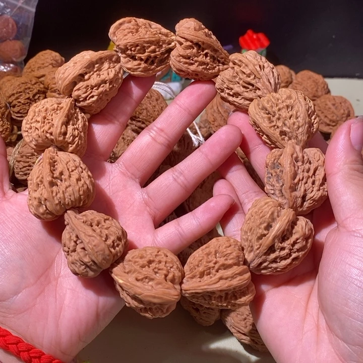 手串文玩核桃……25