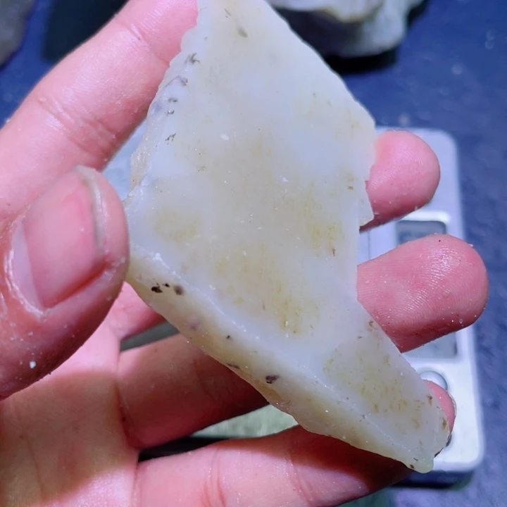 和田玉未镶嵌珠宝半成品