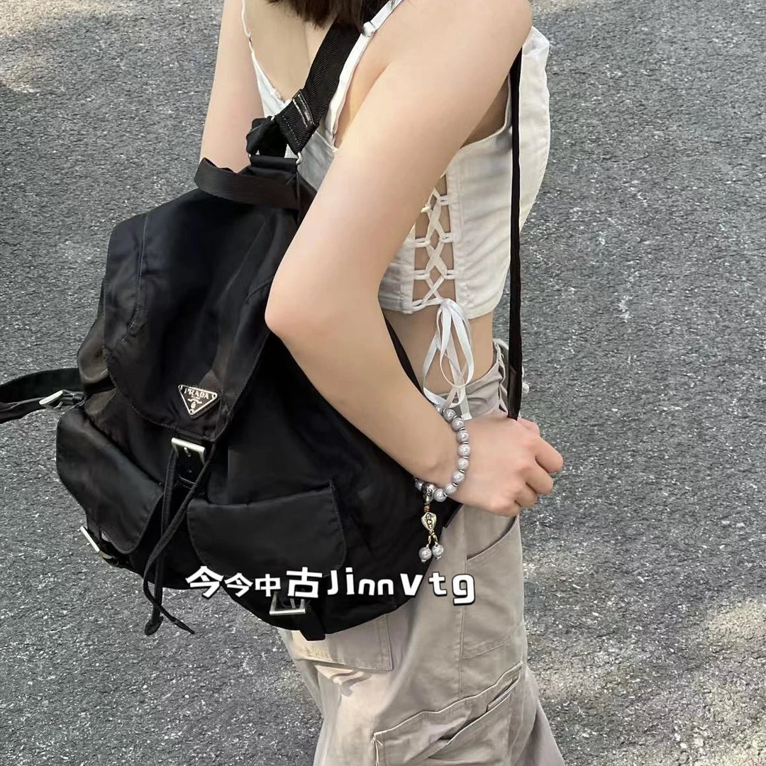 95新 Prada/普拉达 全原装黑银大号降落伞双兜双肩包 123268