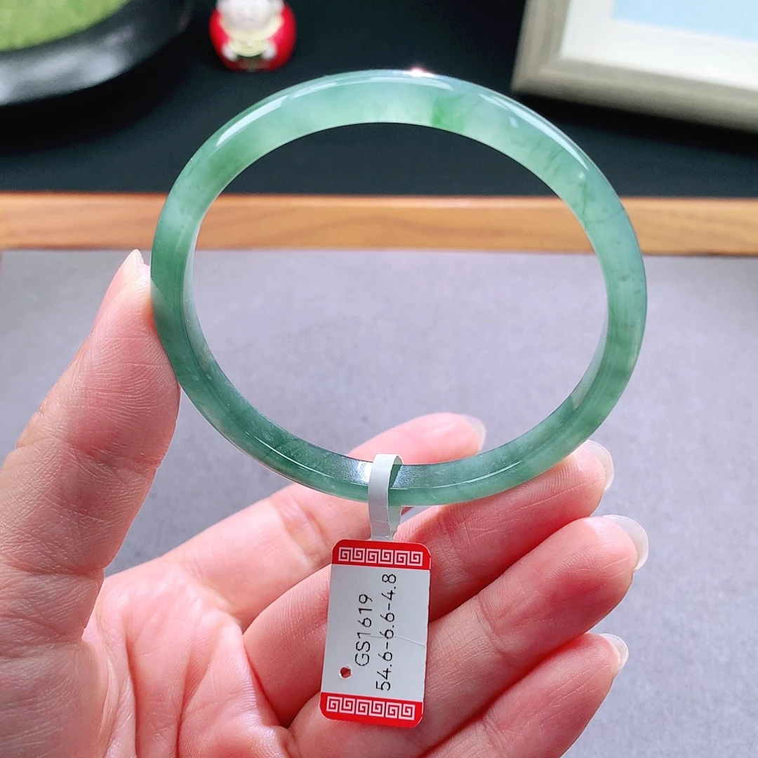 翡翠手镯未镶嵌天然翡翠手镯