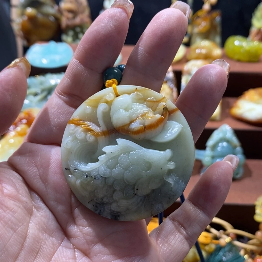 蛇纹石玉颈饰未镶嵌