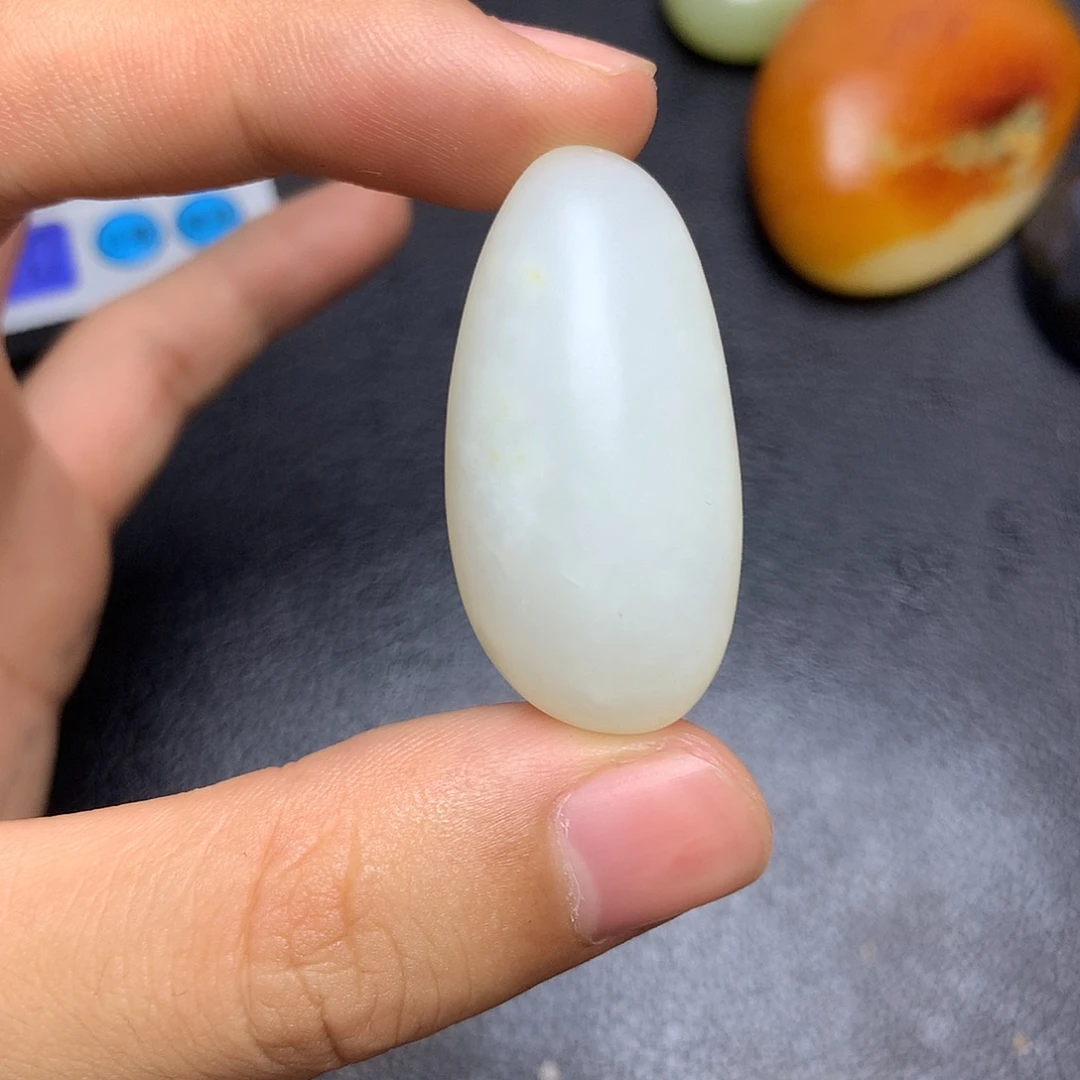 未镶嵌和田玉（糖玉）挂件