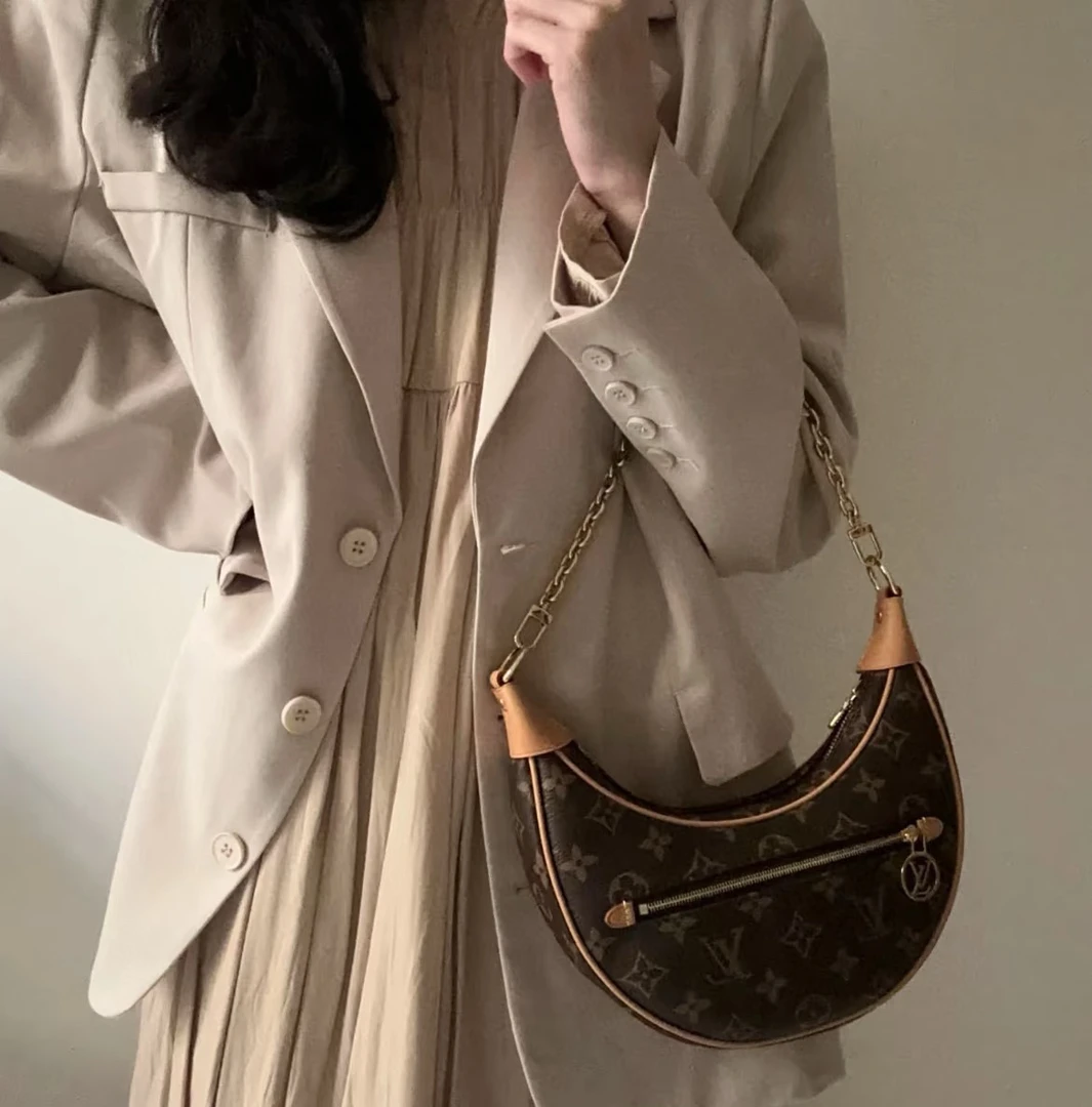 95新 LouisVuitton/路易威登 现代芯片月亮包单肩包斜挎手提包