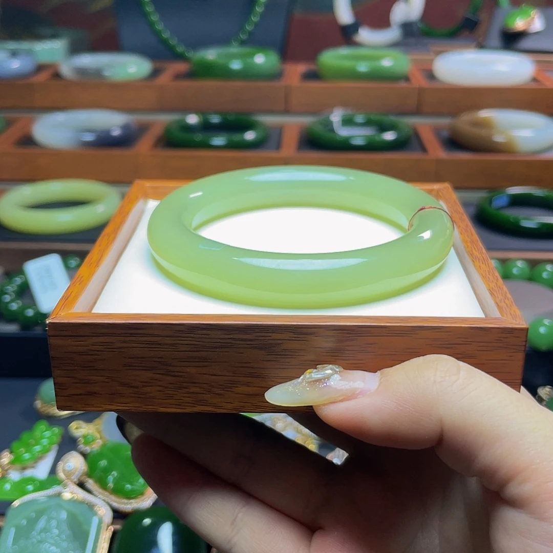 和田玉和田玉晴水手镯58未镶嵌