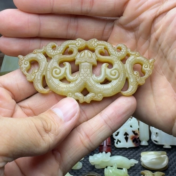 和田玉未镶嵌挂件