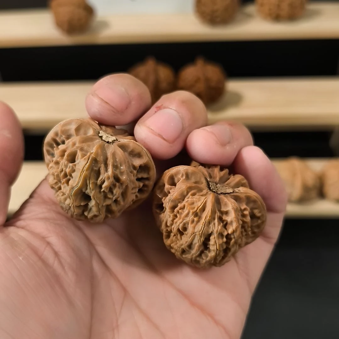 文玩核桃吊坠38宫灯