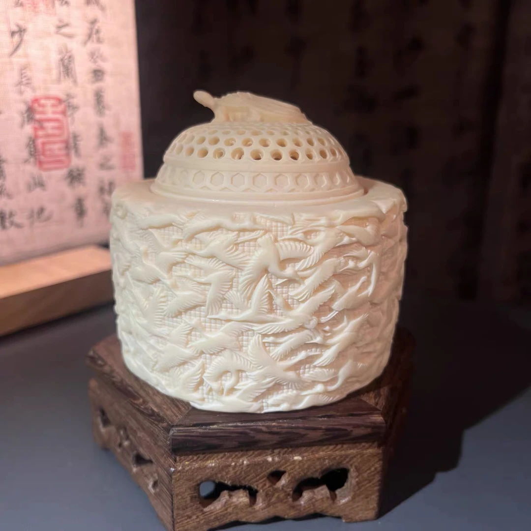 仙鹤浮雕镂空玄武香炉