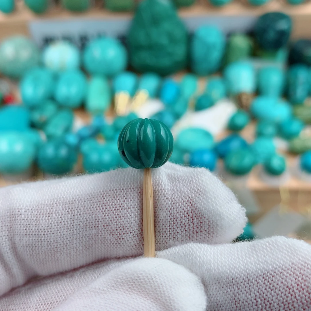 绿松石未镶嵌珠宝奇石