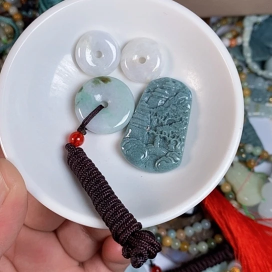 翡翠未镶嵌颈饰天然翡翠拍一发四