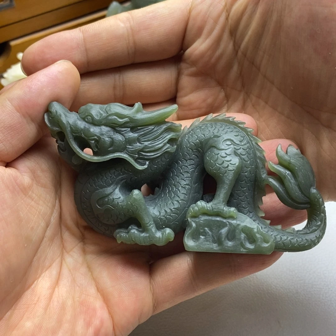 和田玉未镶嵌颈饰定制