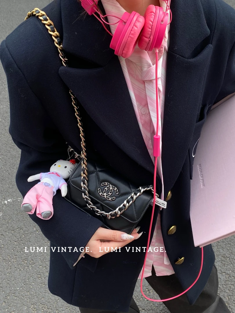 95新 Chanel/香奈儿 黑银羊皮mini19woc包 21年 43975654