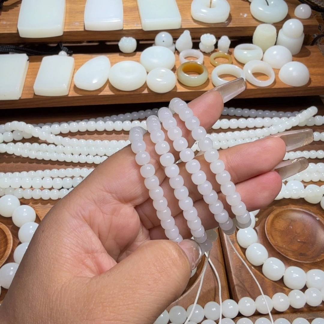 护***航和田玉未镶嵌颈饰