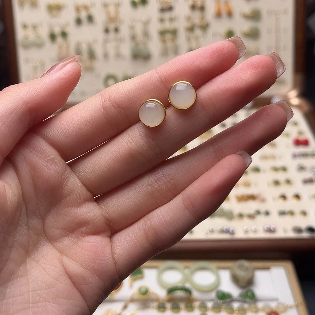 和田玉未镶嵌耳饰