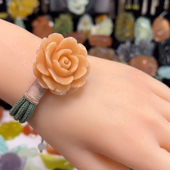 蛇纹石玉未镶嵌吊坠(赠链)