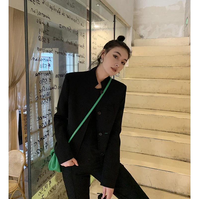 【特价】轻松get直角肩不易撞款的外套 YD211038