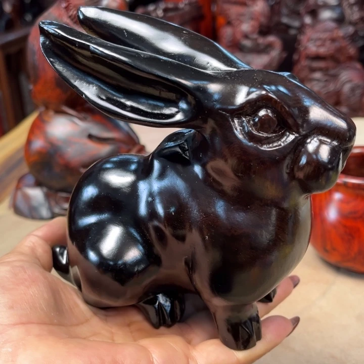 黑酸枝木类兔子摆件